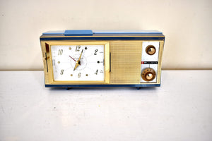 Atlantic Blue 1959 Bulova Model 400 Tube AM Clock Radio Excellent Condition! Sounds Great! Rare Model!