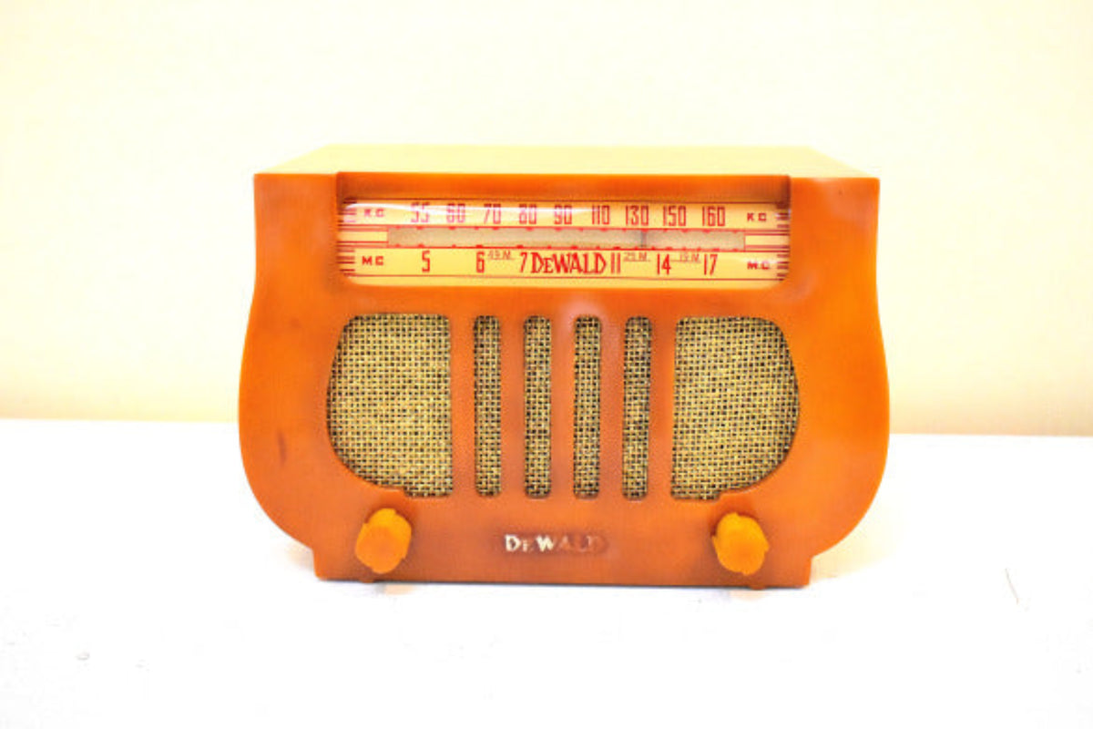 Butterscotch Gold Catalin 1946 DeWald A-501 Vacuum Tube AM Radio