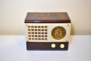 Butterscotch Honey Gold Catalin 1946 Emerson Model 520 Vacuum Tube AM Radio Sounds Great! Excellent Condition!