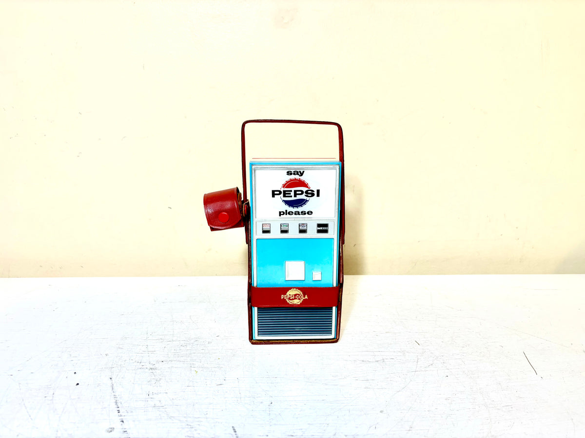 Beatles First Visit! Pepsi Vending AM Portable Transistor Radio
