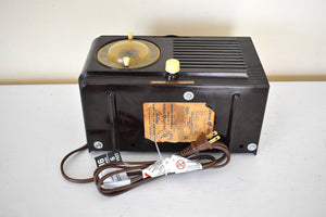 Mocha Brown Bakelite 1952 General Electric Model 514 AM Vacuum Tube Clock Radio Alarm Excellent Condition! Sounds Great!