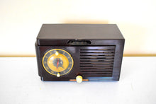 Load image into Gallery viewer, Mocha Brown Bakelite 1952 General Electric Model 514 AM Vacuum Tube Clock Radio Alarm Excellent Condition! Sounds Great!