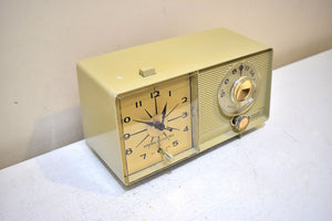 Beige Ivory Vintage 1962 General Electric Model C-403D AM Vacuum Tube Clock Radio Sounds Great!