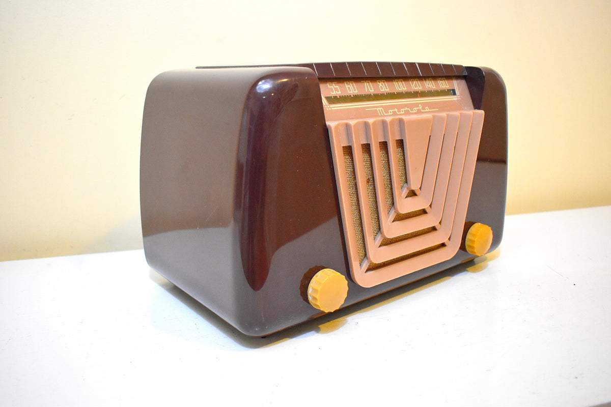 Burgundy Beauty 1949 Motorola Model 68X11Q Vintage Vacuum Tube AM