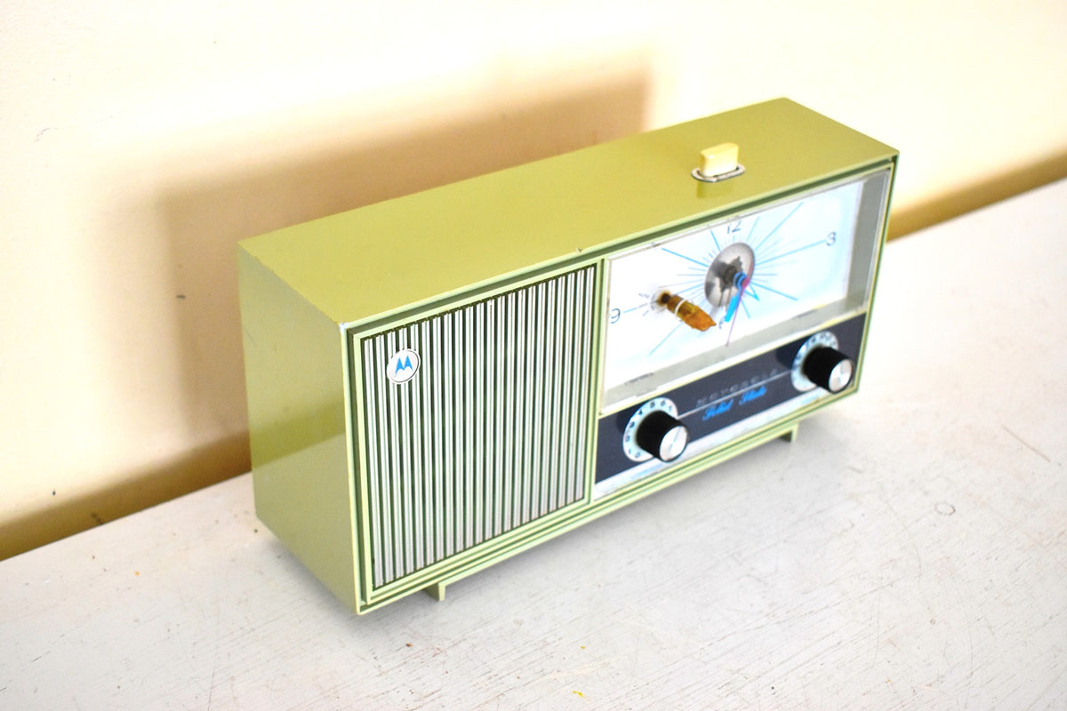 Bluetooth Ready To Go - Avocado Green 1965 Motorola Model XC17CL