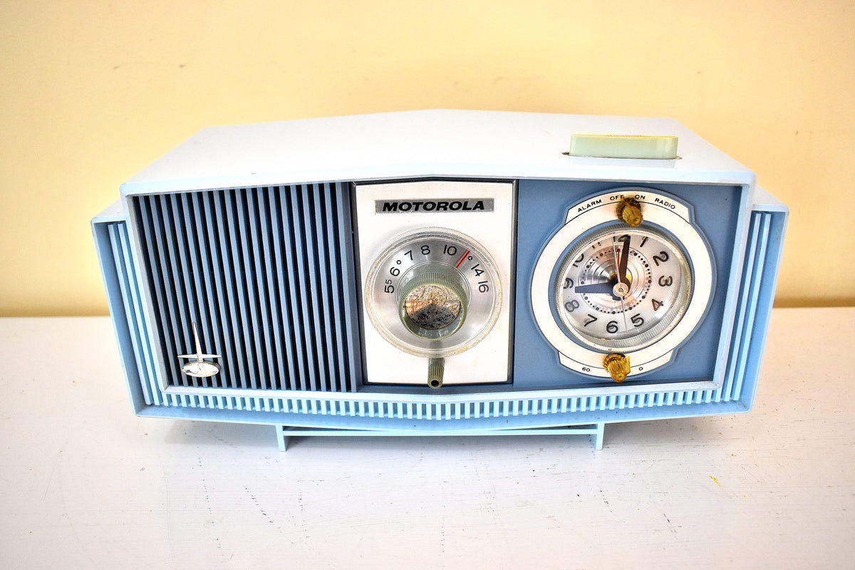 Blue on Blue Mid-Century 1963 Motorola Model C19B25 Vacuum Tube AM Clo ...