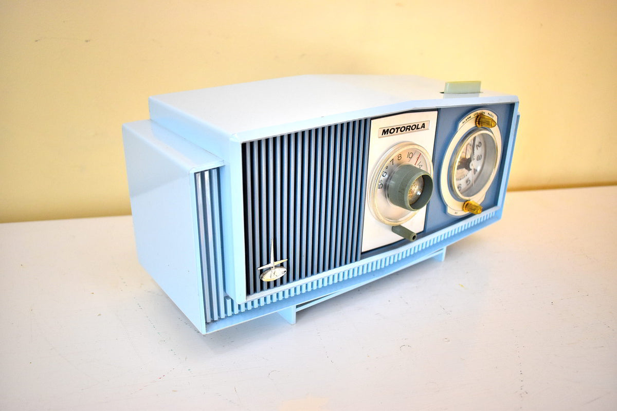 Blue On Blue Mid-Century 1963 Motorola Model C19B25 Vacuum Tube AM Clo ...