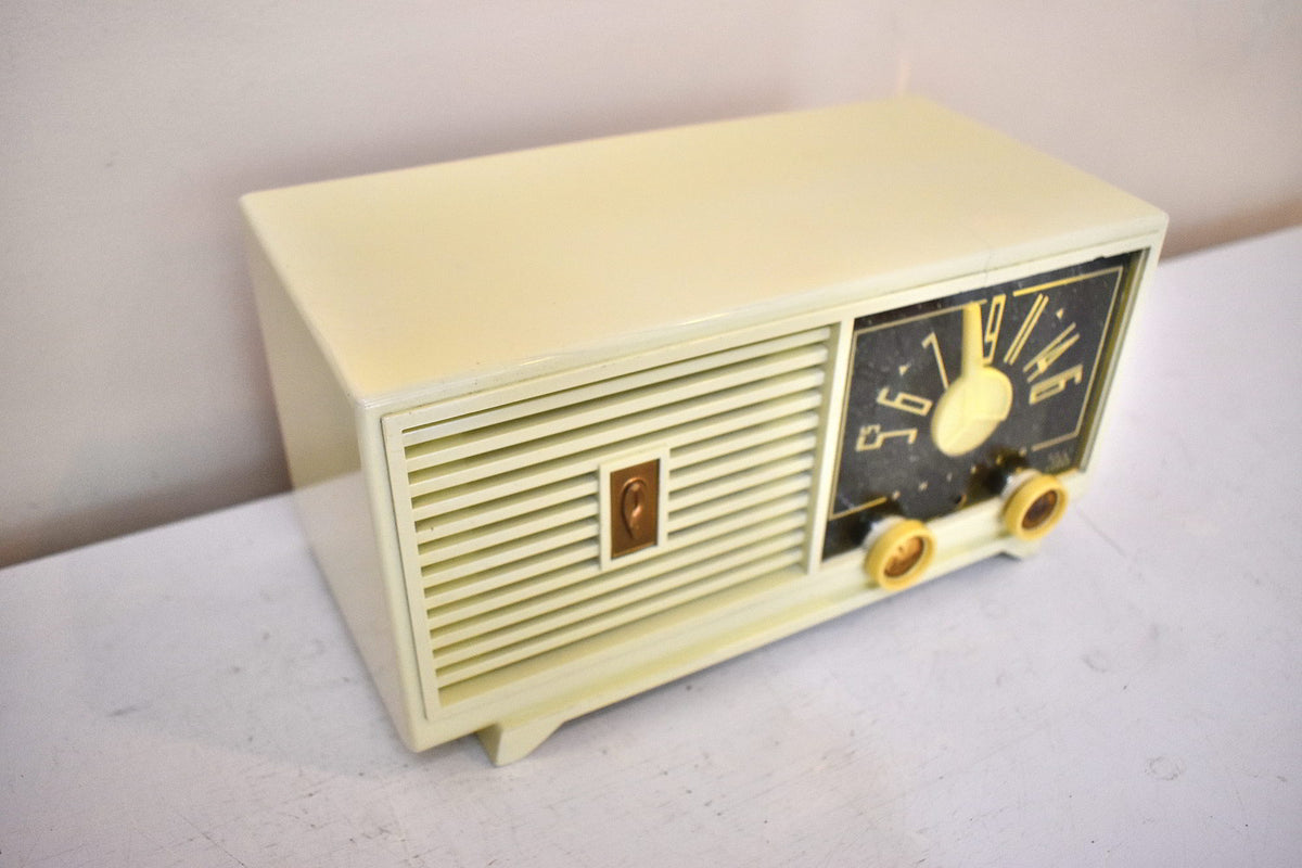 Vanilla Ivory 1954 Philco Model C587 Vacuum Tube Radio Excellent