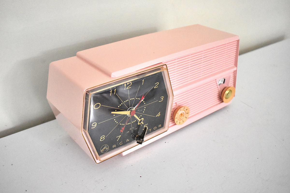 Melrose Pink 1957 RCA Victor 8-C-5F Vacuum Tube AM Clock Radio