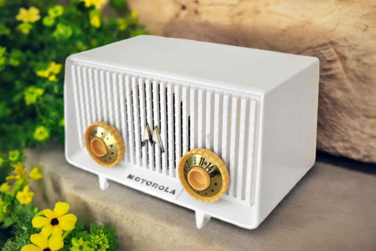 MOTOROLA 真空管ラジオ ホワイト57A アメリカ製【レア】 Glacier White 1956 Motorola Model MK-56R Vacuum Tube AM Radio