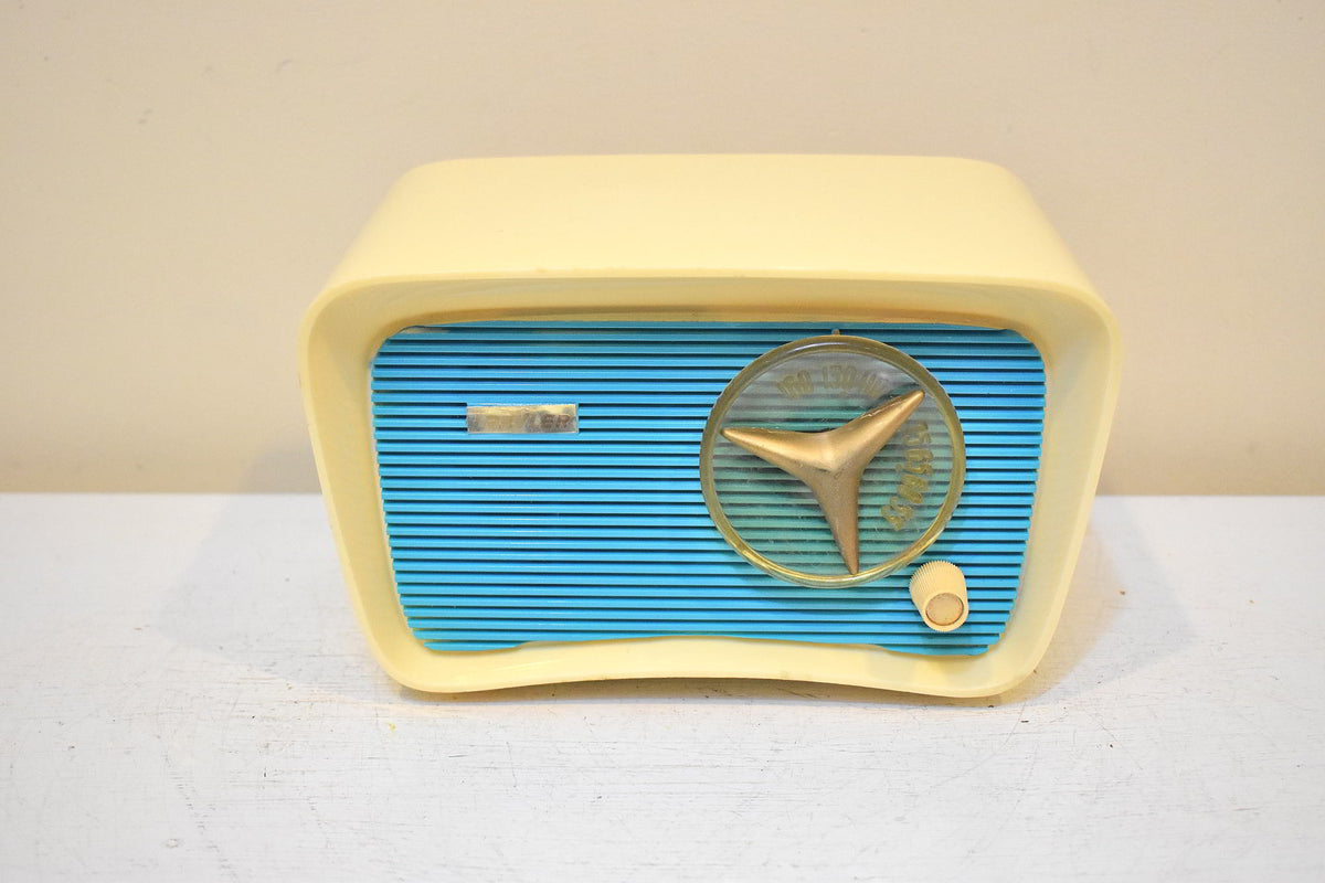 Turquoise and White 1959 Travler Model T-204 AM Vacuum Tube Radio