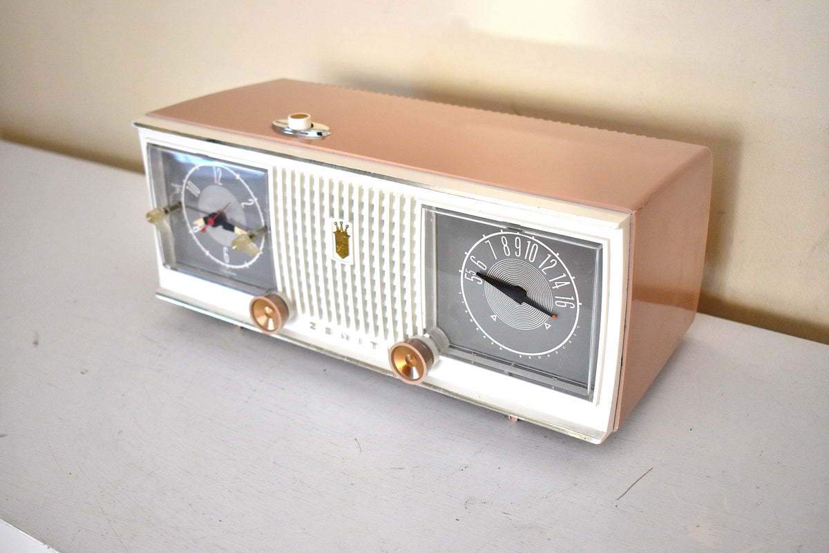 Sandalwood Tan and White 1960 Zenith Model C519L 'The Nocturne' AM