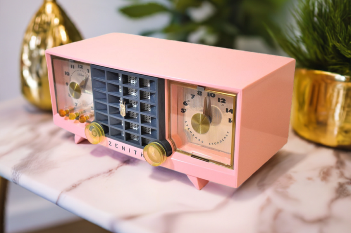 Veronica Pink and Black Mid Century Vintage 1956 Zenith Z519V AM