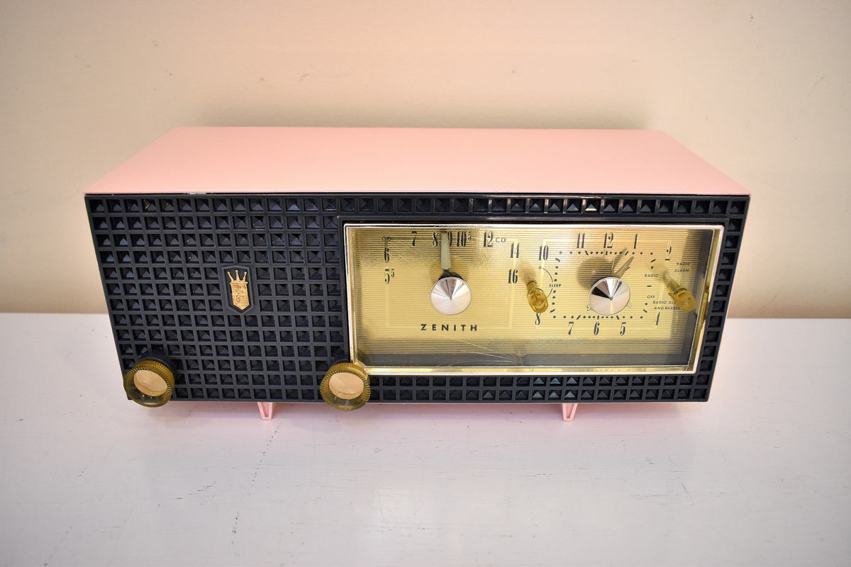 Priscilla Pink Mid Century Vintage 1958 Zenith A519V AM Vacuum Tube Clock  Radio Works Great! Excellent Plus Condition!