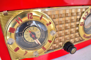 Lantern Red 1954 Truetone D2419-A Vacuum Tube AM Alarm Clock Radio Sounds Great! Looks Fantastic!