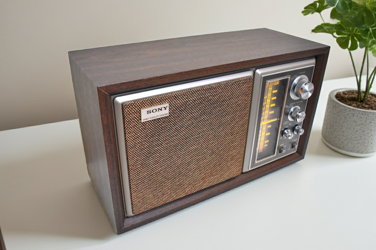 Sony Only! 1975-1977 Sony Model TFM-9440W AM/FM Solid State