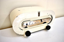 Load image into Gallery viewer, Satin Ivory Racetrack Bakelite 1951 Zenith Consol-Tone Model H511 Vacuum Tube Radio Looks and Sounds Great!
