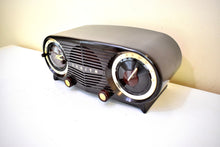 Load image into Gallery viewer, Espresso Brown 1952 Zenith Owl Eyes Model J616 AM Vacuum Tube Radio Great Sounding! Excellent Condition!