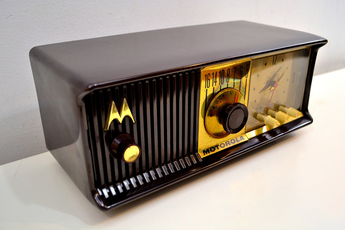 SOLD! - Feb. 23, 2020 - Chocolate 1956 Motorola Model 56CD Vacuum Tube ...