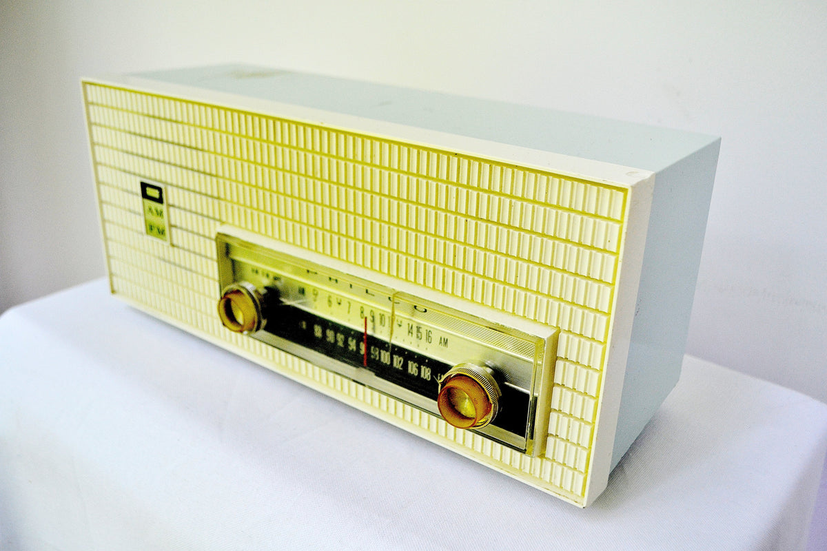 昭和30年代に購入したビクターのAM/FMの真空管ラジオＦ－２１２ - ラジオ
