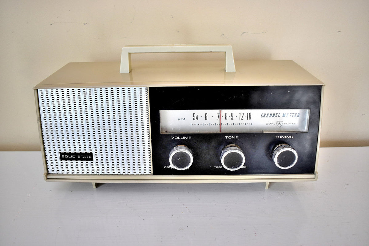 Silkwood Beige 1965 Channel Master Model 6260A Transistor AM Radio