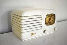 Load image into Gallery viewer, Bubble Ivory 1946 Clarion Model C100X Vacuum Tube AM Radio Excellent Condition Sounds Great!
