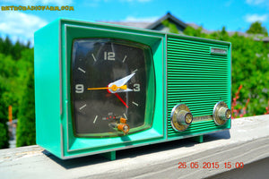 SOLD! - Dec 11, 2015 - KELLY GREEN Retro Jetsons Vintage 1960s or 1970s Soundwave AM Solid State Clock Radio Alarm WORKS! - [product_type} - Soundwave - Retro Radio Farm
