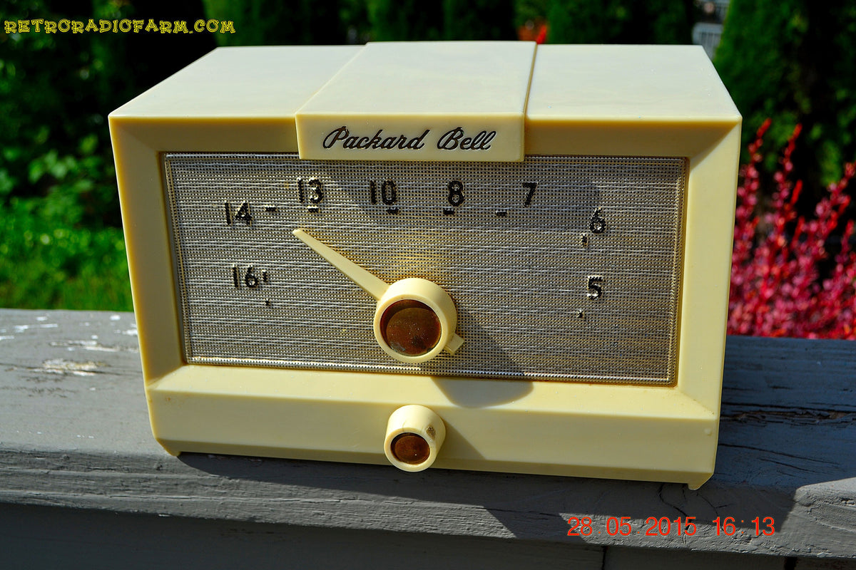 SOLD! - Sept 17, 2015 - IVORY WHITE Retro Jetsons Vintage 1956 Packard Bell  5R1 AM Tube Radio Works! | Dedicated to aficionados of antique radios –  Retro Radio Farm