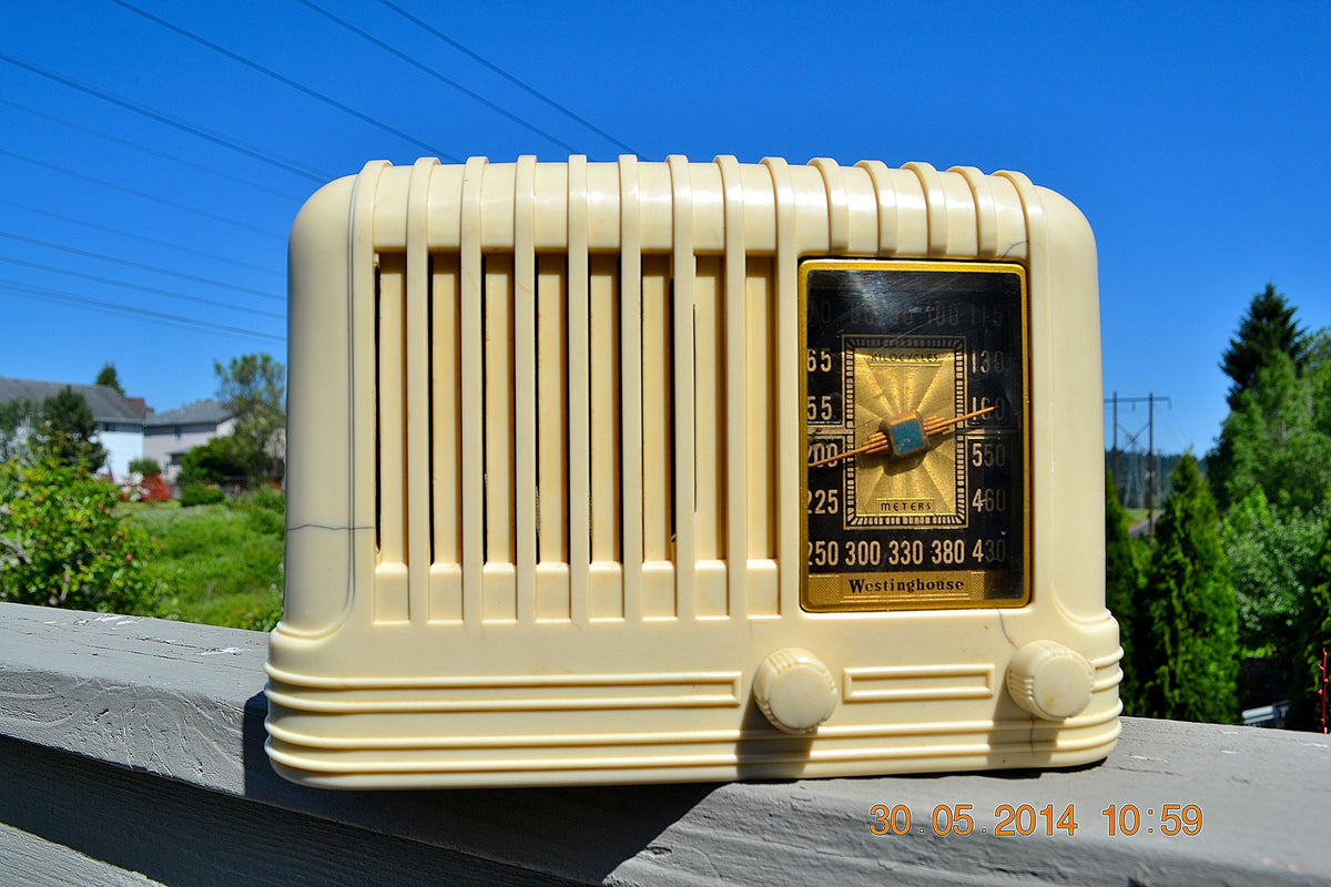 SOLD! - Oct 17, 2014 - BEAUTIFUL Art Deco 1940 Westinghouse WR-176