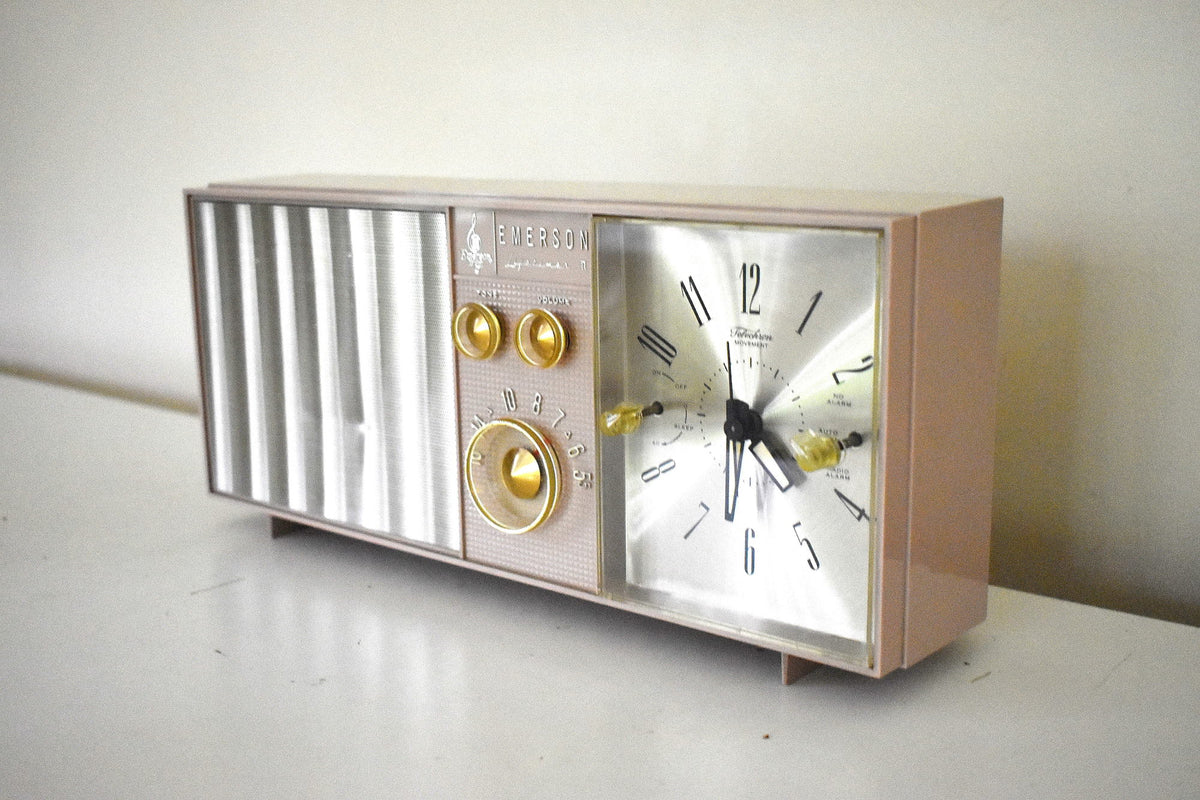 Beige Pink 1962 Emerson Lifetimer II Model 31L04 Vacuum Tube
