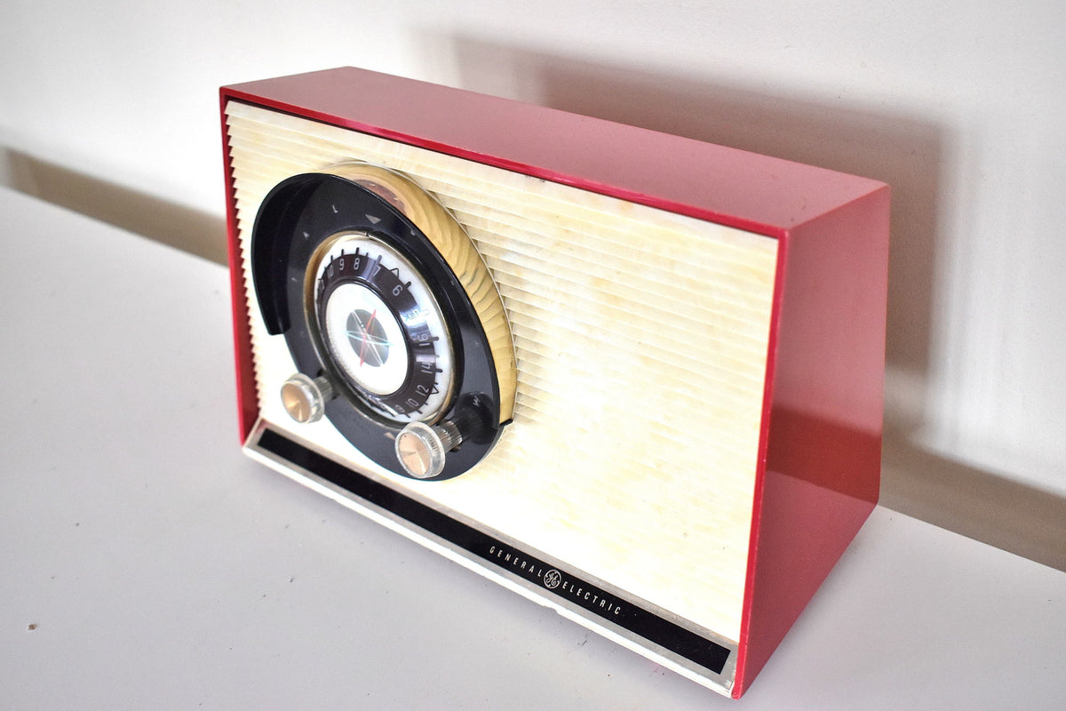Cardinal Red 1959 General Electric Model 861 Vacuum Tube AM Radio