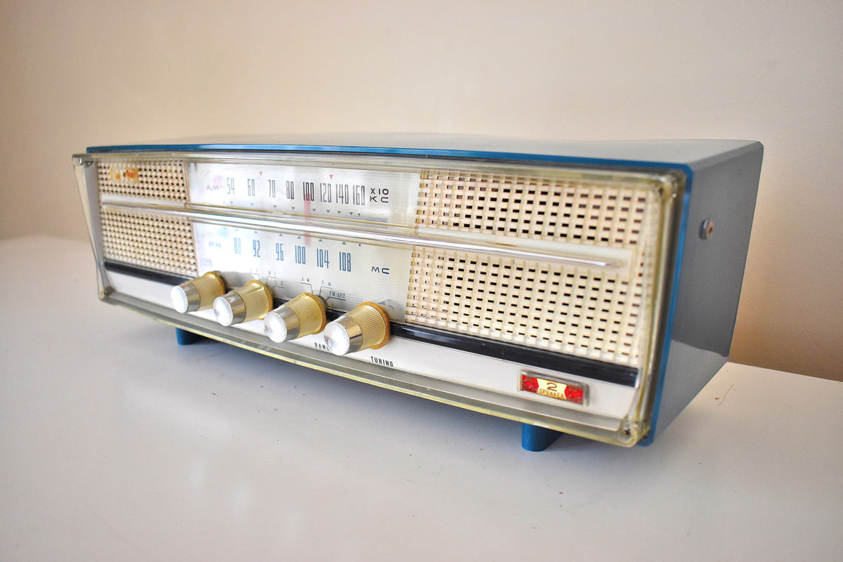 Imperial Blue 1961 Rincan Model KFA-W71 Vacuum Tube AM FM Radio