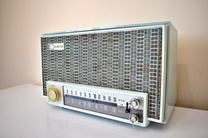 Diamond Blue 1963 Zenith Model 7K06 AM FM Vacuum Tube Radio Excellent Condition Sounds Terrific!