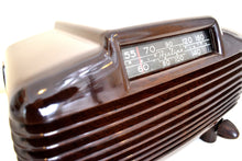 Load image into Gallery viewer, Umber Brown Bakelite 1951 Airline Model 15GCB-1583 Vacuum Tube AM Radio Excellent Condition! Sounds Great!