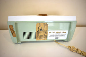 Mint Green 1959 Truetone D2082A Tube AM Radio Rare Mid Century Beauty! Sounds Great!