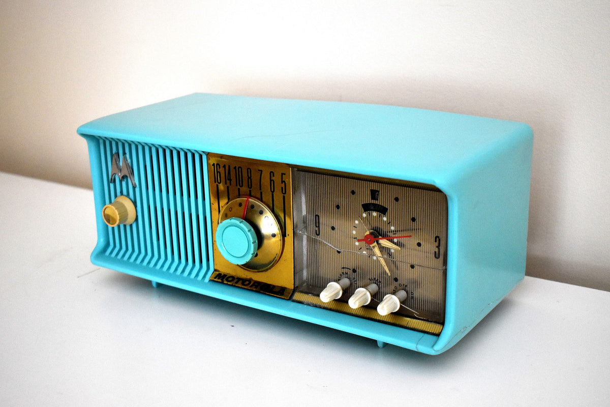 Aqua Turquoise Mid Century 1957 Motorola Model 57CC Tube AM Clock