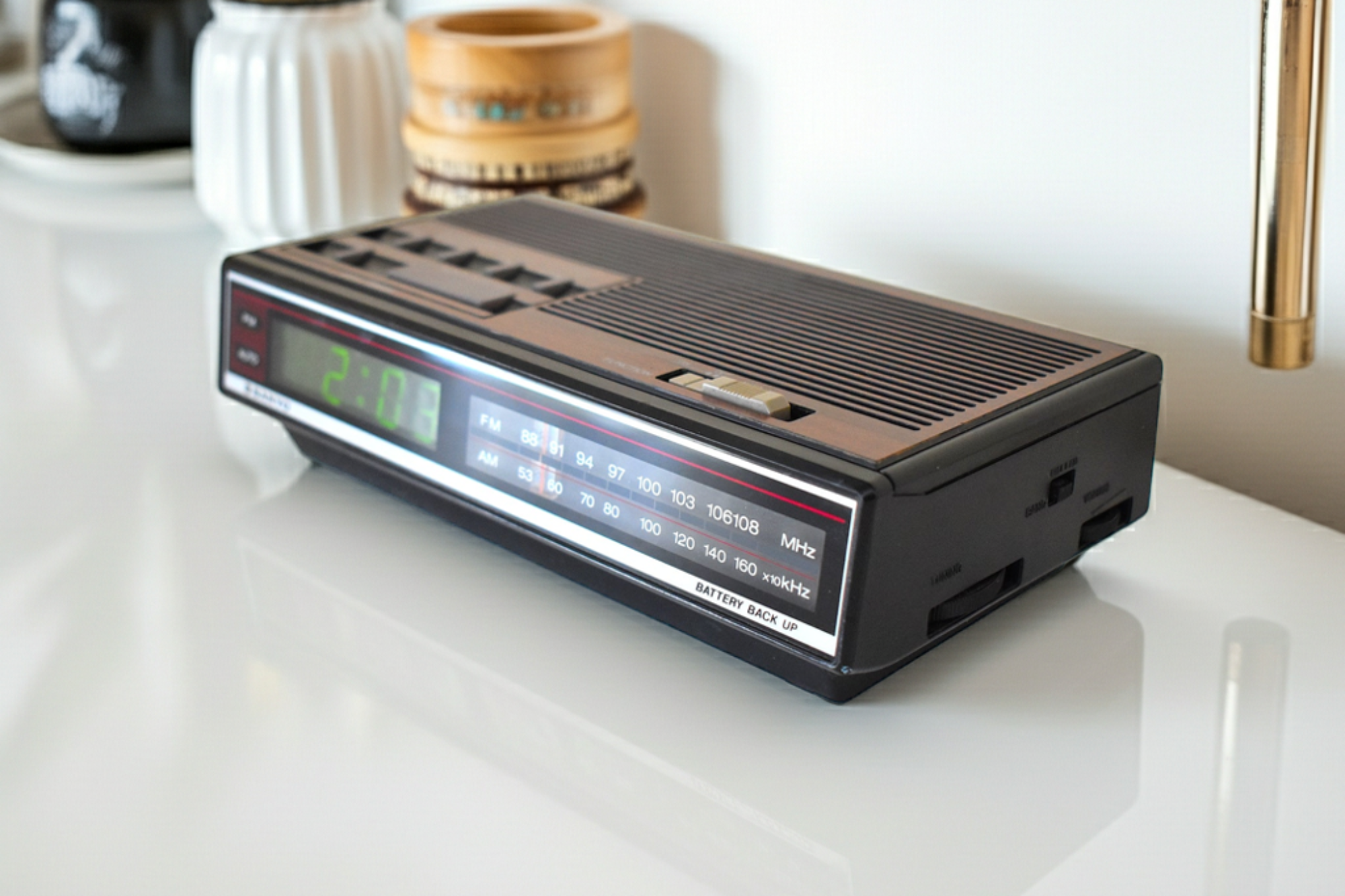 Wood Grain Panel Sanyo Model RM 5008 AM FM Digital Alarm Clock