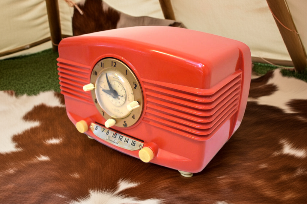 Chieftian Red 1951 Lang Model DR90 Vacuum Tube AM Radio Excellent Condition Rare Original Molded Color Sounds Lang-tastic!