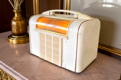 Spackle Ivory Finished 1946 Packard Bell Model 551 AM Wood Vacuum Tube Radio Sounds Great! Excellent Condition!