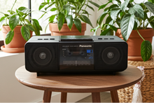 Charger l'image dans la galerie, Tech Black 1980s Panasonic Model RX-250 AM FM Digital Alarm Clock Radio! Excellent Condition! Sounds Great!