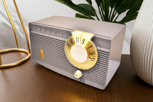 Charger l&#39;image dans la galerie, Misty Gray 1958 Philco Model F815-124 Vacuum Tube Radio Sounds Great Excellent Condition Rare Color!