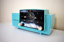 Charger l&#39;image dans la galerie, Ocean Turquoise Mid Century 1959 General Electric Model 914D Vacuum Tube AM Clock Radio Popular Model! Excellent Plus Condition!