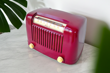 画像をギャラリービューアに読み込む, Cranberry Red 1946 Addison Model 55 AM Vacuum Tube Radio Looks and Sounds Great! Excellent Condition!