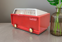 画像をギャラリービューアに読み込む, Fiesta Red White 1956 Olympic Model 552 AM Vacuum Tube Radio Sounds Great! Rare Model Color Combo!
