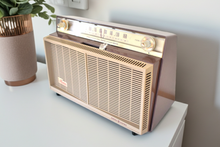 画像をギャラリービューアに読み込む, Sahara Tan 1958 General Electric Model T-116A Vacuum Tube AM Clock Radio Dual Speaker Excellent Condition!