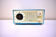 Charger l&#39;image dans la galerie, Cyan Turquoise 1957 Admiral Model 268 AM Vacuum Tube Alarm Clock Radio Rare Color! Sounds Great!