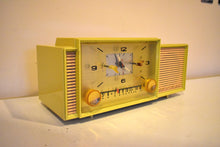 画像をギャラリービューアに読み込む, Mellow Yellow Mid Century Vintage Retro 1958 Admiral 296 Vacuum Tube AM Clock Radio Sounds Great! Rare Color!
