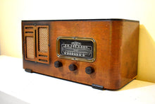 Load image into Gallery viewer, Artisan Crafted Wood 1942 Aircastle Model 751 Vacuum Tube AM Radio! Beautiful Woodwork! Sounds Great!