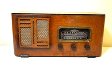 Load image into Gallery viewer, Artisan Crafted Wood 1942 Aircastle Model 751 Vacuum Tube AM Radio! Beautiful Woodwork! Sounds Great!