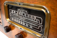 Load image into Gallery viewer, Artisan Crafted Wood 1942 Aircastle Model 751 Vacuum Tube AM Radio! Beautiful Woodwork! Sounds Great!